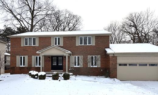 2695 Homewood Drive, Troy, MI 48089: Beautiful Troy Colonial with over 3100 sq ft - FOR SALE